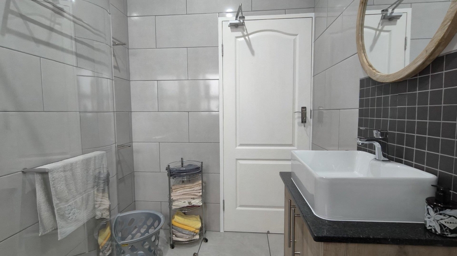 3 Bedroom Property for Sale in Hartenbos Heuwels Western Cape